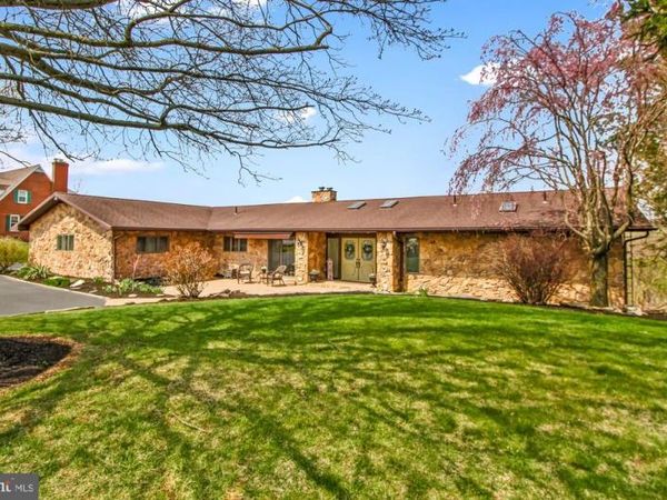 1080 S PLEASANT AVENUE, DALLASTOWN, PA 17313
