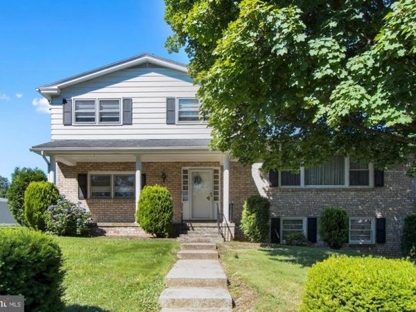 500 ARDMORE LANE, YORK, PA 17402