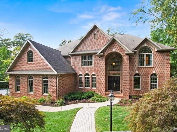 1760 WYNDHAM DRIVE, YORK, PA 17403