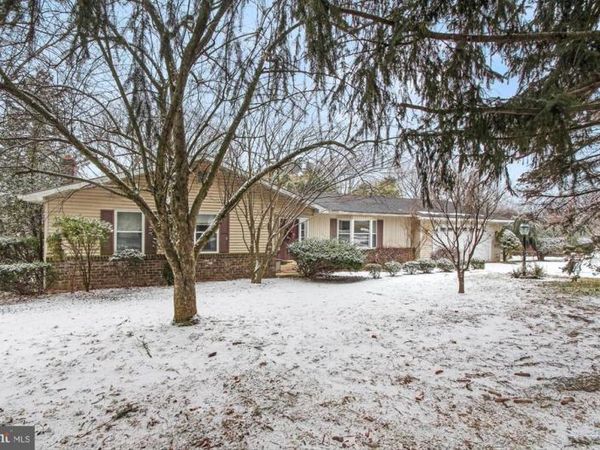 850 PLYMOUTH ROAD, YORK, PA 17402