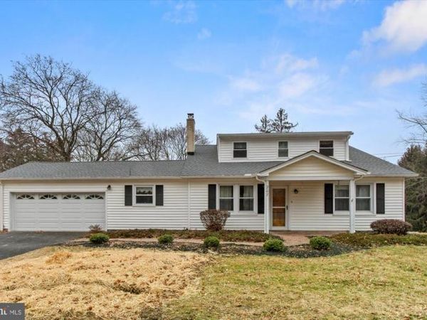 207 CHESTNUT STREET, DELTA, PA 17314