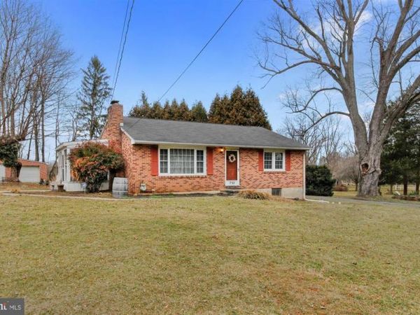 732 YORK STREET, MOUNT WOLF, PA 17347