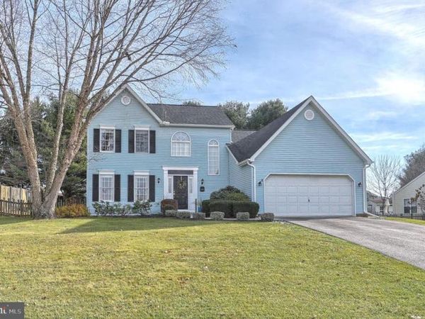 110 LEE STREET, STEWARTSTOWN, PA 17363