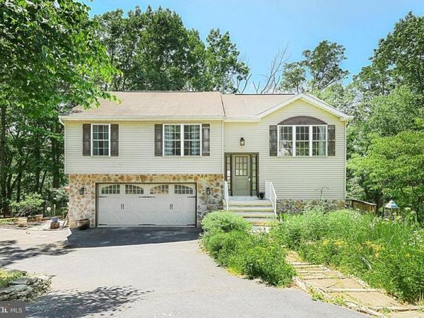 307 HOLYOKE DRIVE, YORK, PA 17402