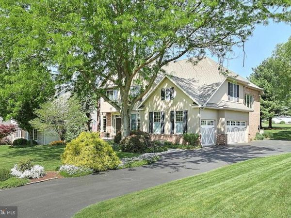 926 HERITAGE HILLS DRIVE, YORK, PA 17402