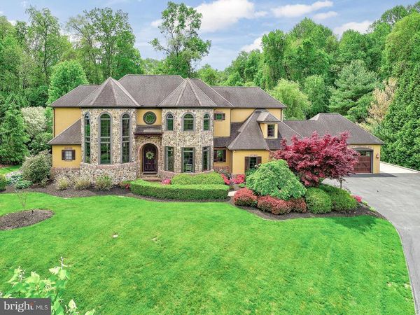 2879 DEER CHASE LANE, YORK, PA 17403