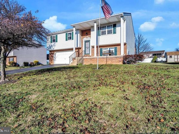436 APPALOOSA WAY, RED LION, PA 17356