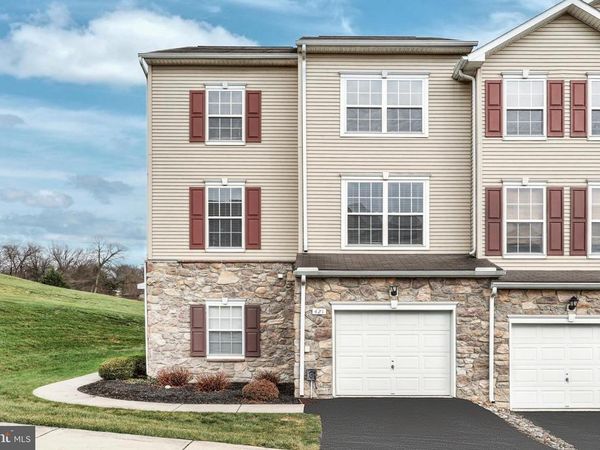 421 MARION, Unit 421, YORK, PA 17406