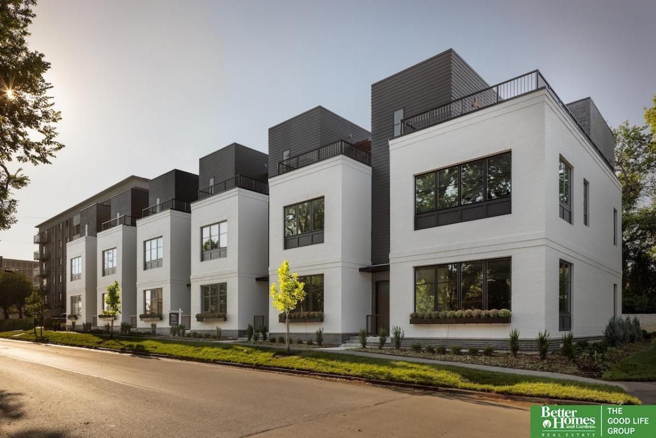 3755 Dewey Street, Omaha, NE 68105