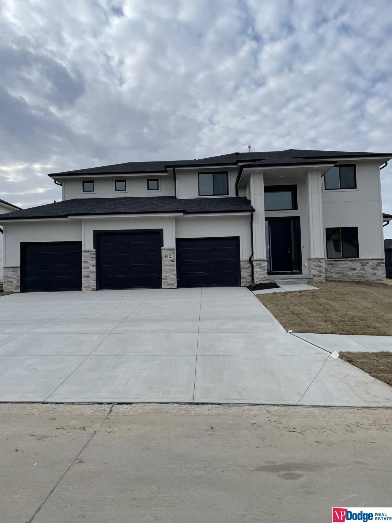 5412 N 205 Street, Elkhorn, NE 68022