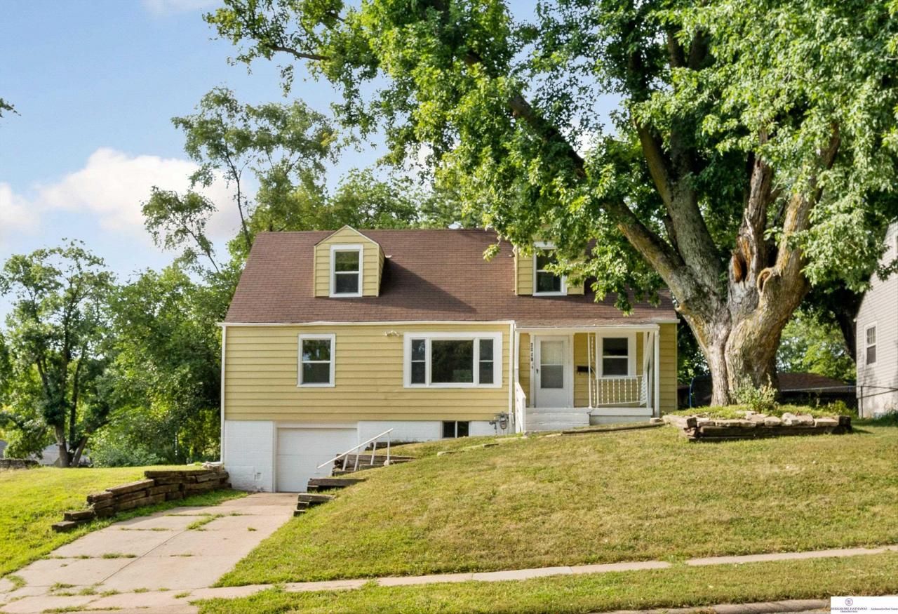 4951 Bedford Avenue, Omaha, NE 68104