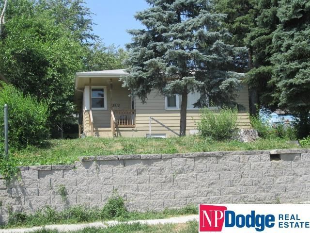 3912 Curtis Avenue, Omaha, NE 68111