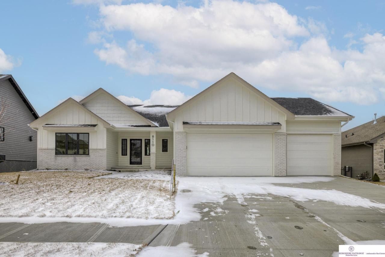 8110 N 166 Street, Bennington, NE 68007