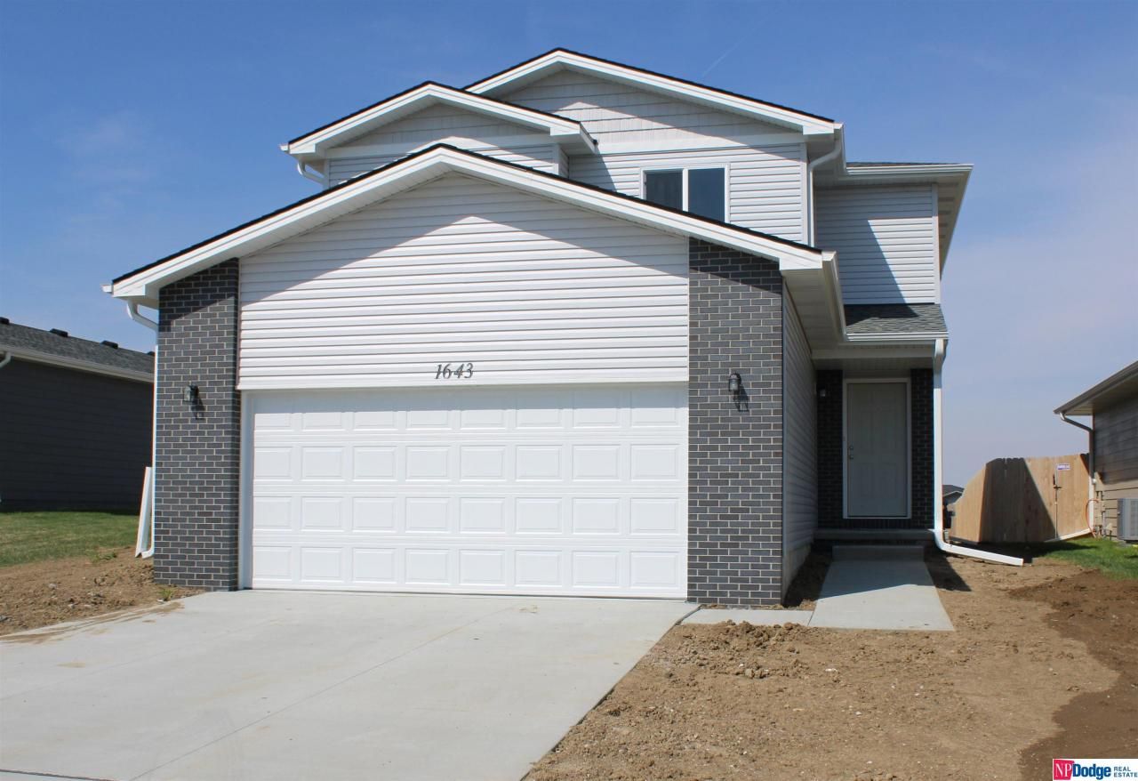 1643 SW 29Th Street, Lincoln, NE 68522