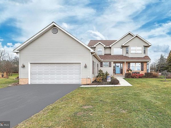 90 HIGHLAND AVENUE, ABBOTTSTOWN, PA 17301
