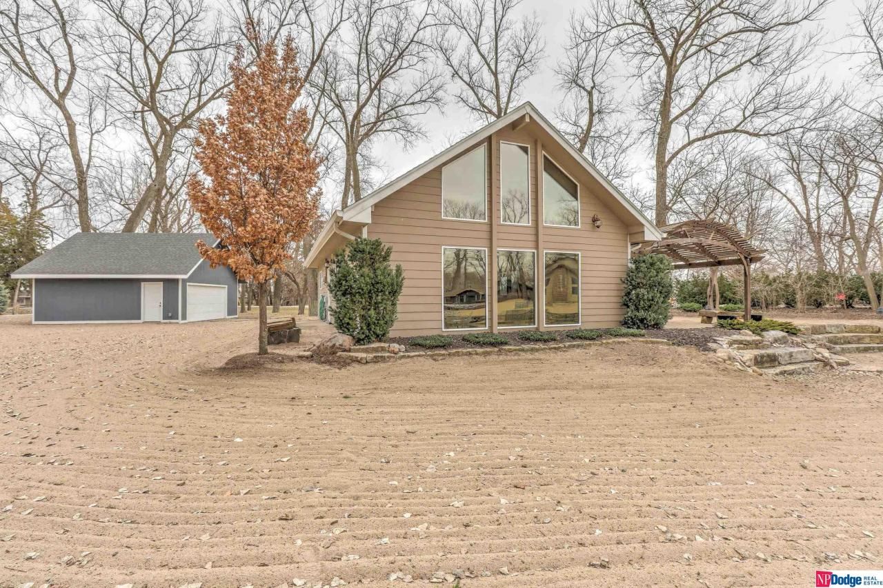 S 1090 Maple Lane, Fremont, NE 68025