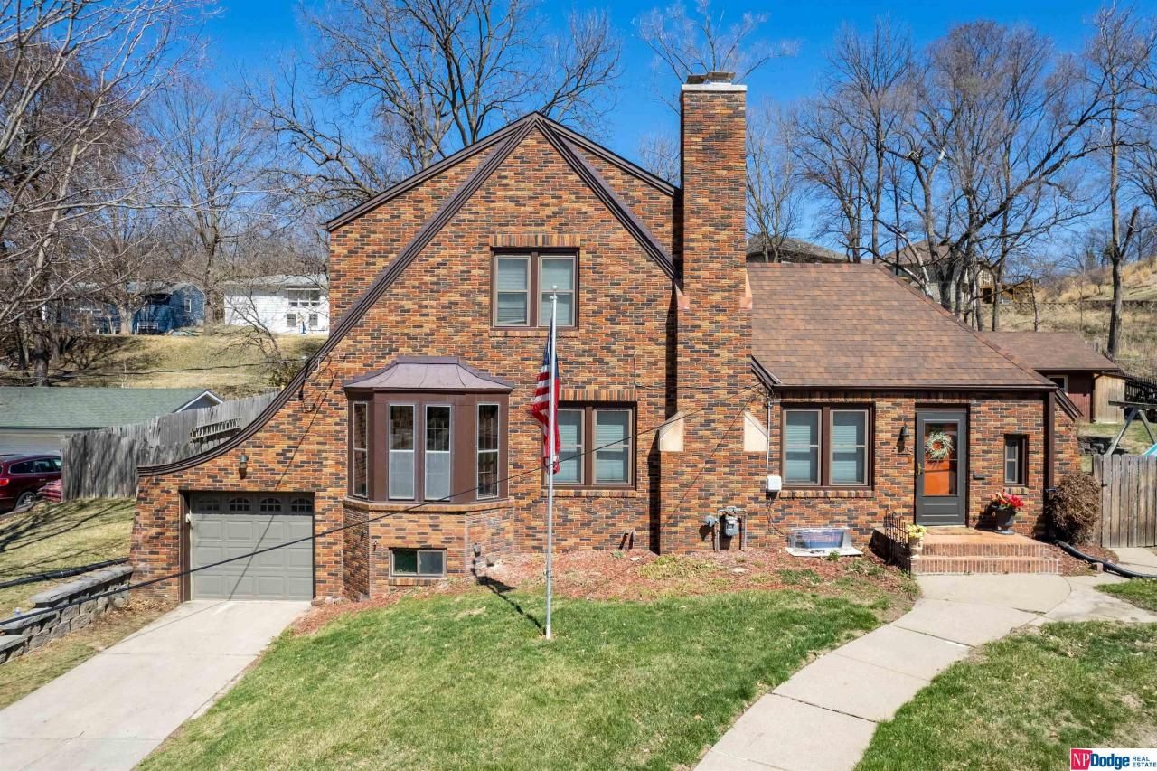 400 Locust Lodge Avenue, Council Bluffs, IA 51503