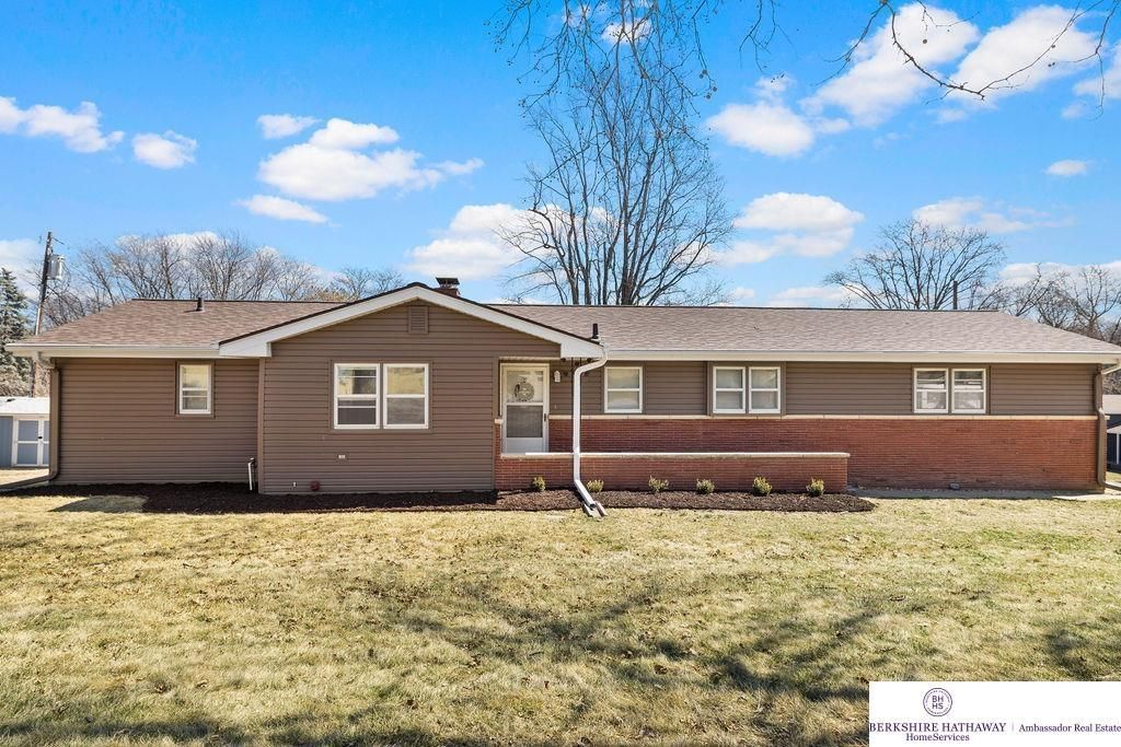 3333 S 104 Avenue, Omaha, NE 68124