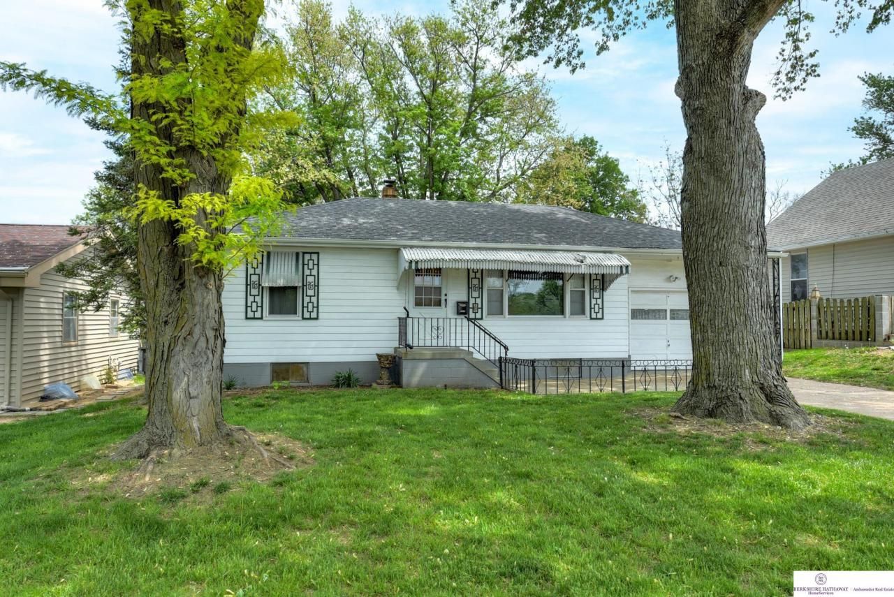 5605 S 15 Street, Omaha, NE 68107