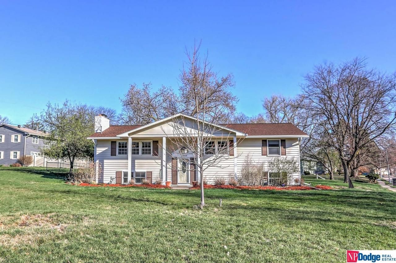 11606 Prairie Lane Drive, Omaha, NE 68144