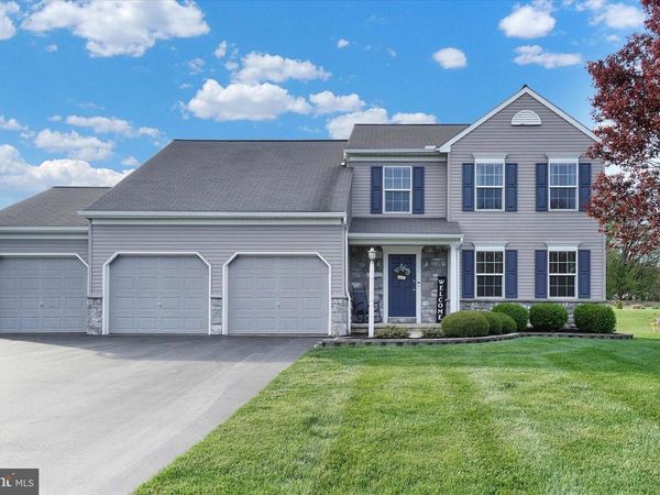 645 STERLING DRIVE, RED LION, PA 17356