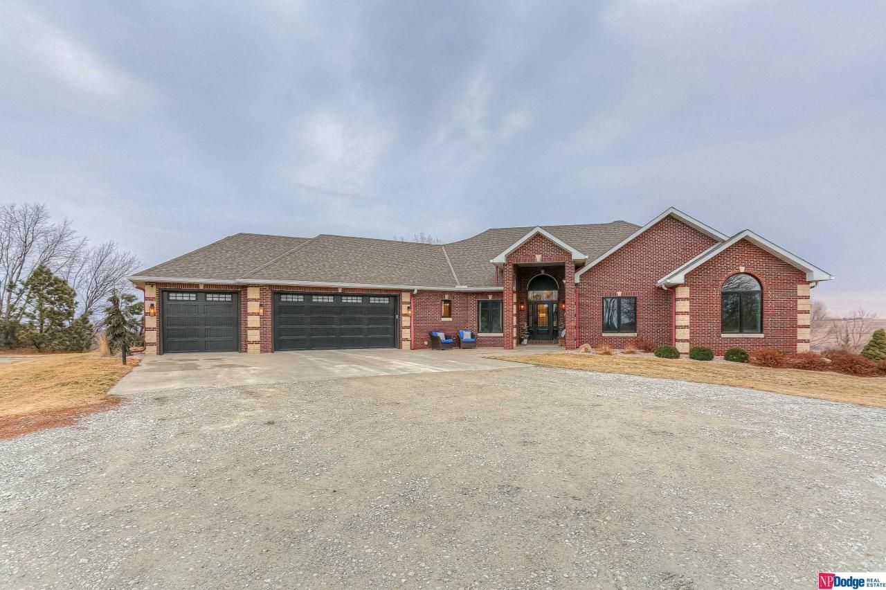2464 Hollow Road, Blair, NE 68008