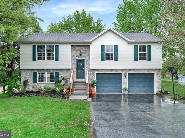 3945 SPRENKLE LANE, YORK, PA 17408