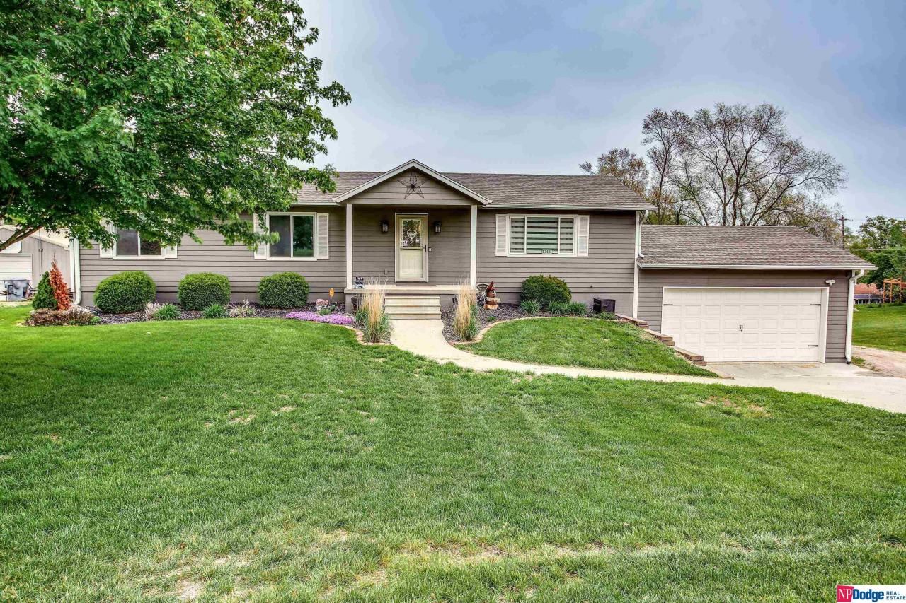 10421 N 191 Avenue, Bennington, NE 68007