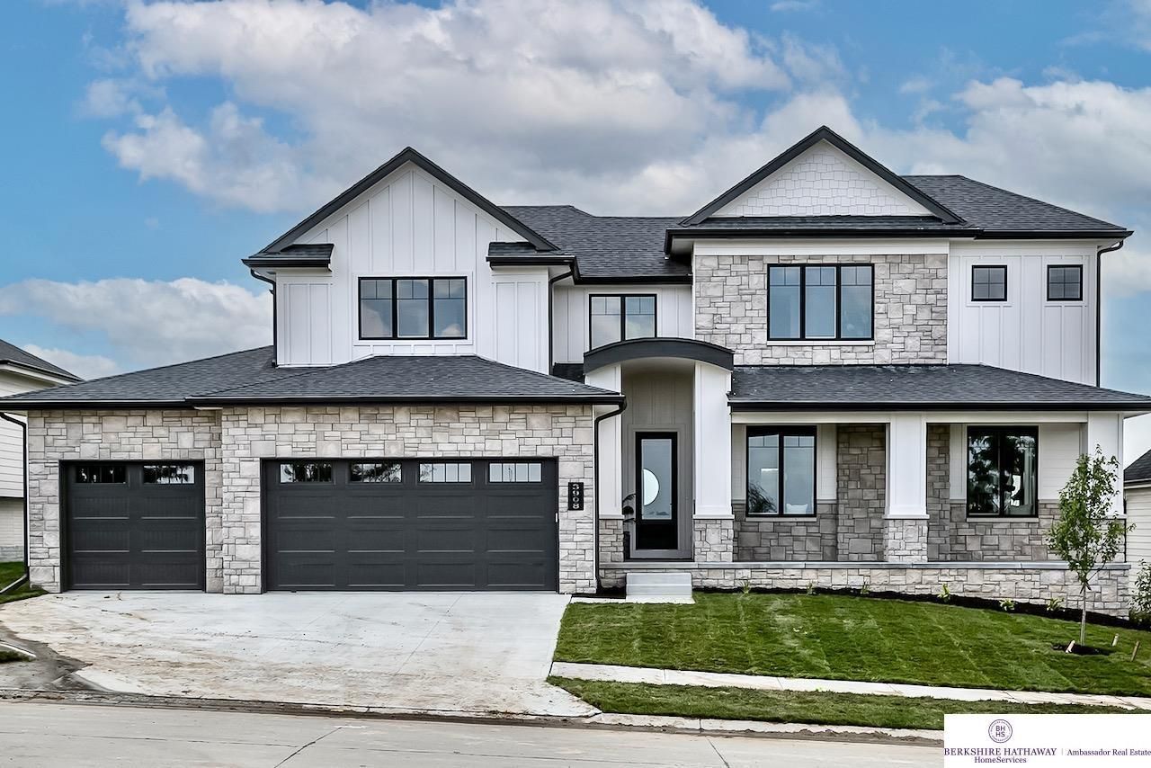 3908 S 212 Street, Omaha, NE 68022