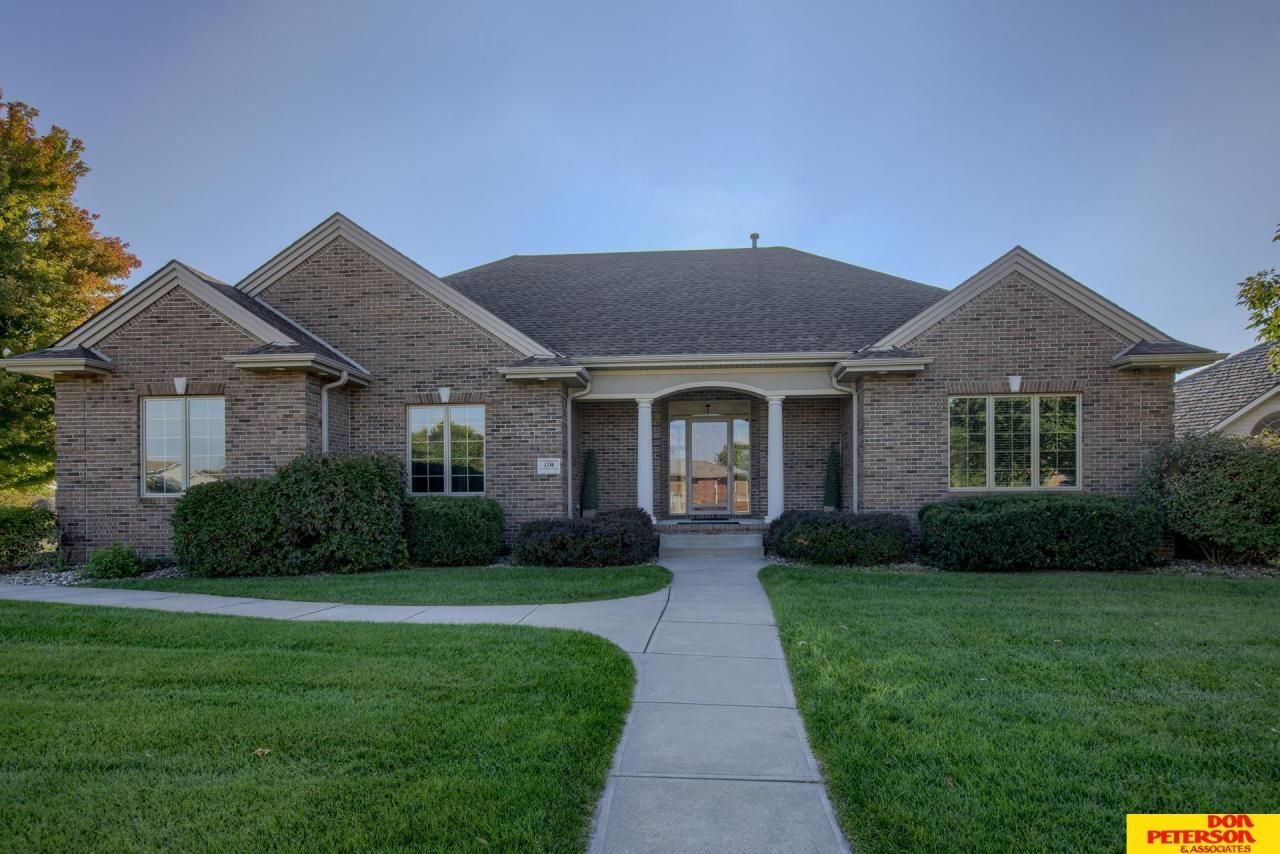 1336 Glenwood Court, Fremont, NE 68025