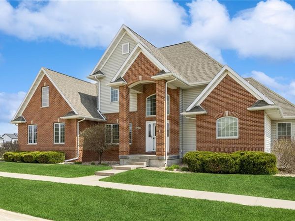 5415 Triple Crown Drive, Marion, IA 52302