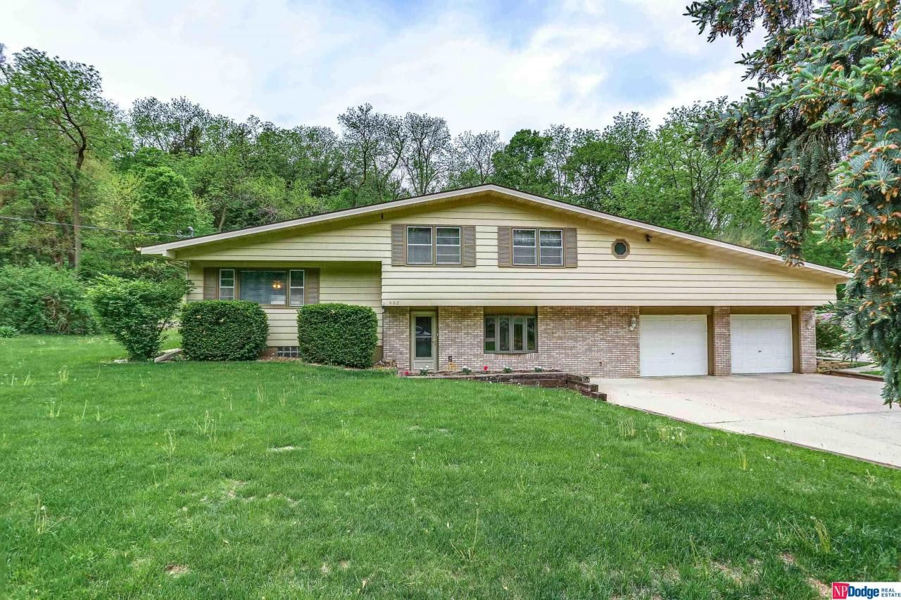 402 Powells Addition, Crescent, IA 51526