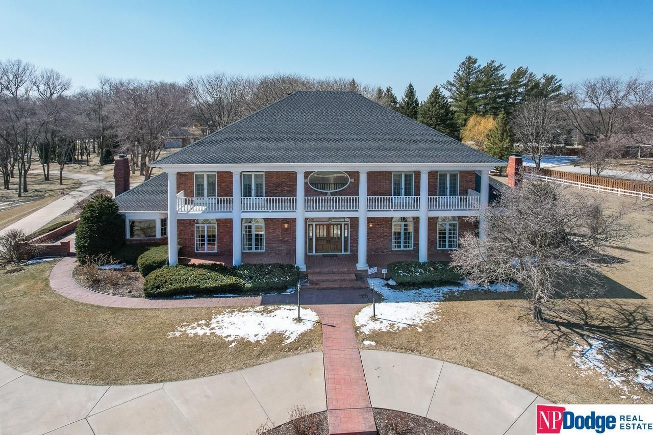 2906 Trailridge Boulevard N, Omaha, NE 68022