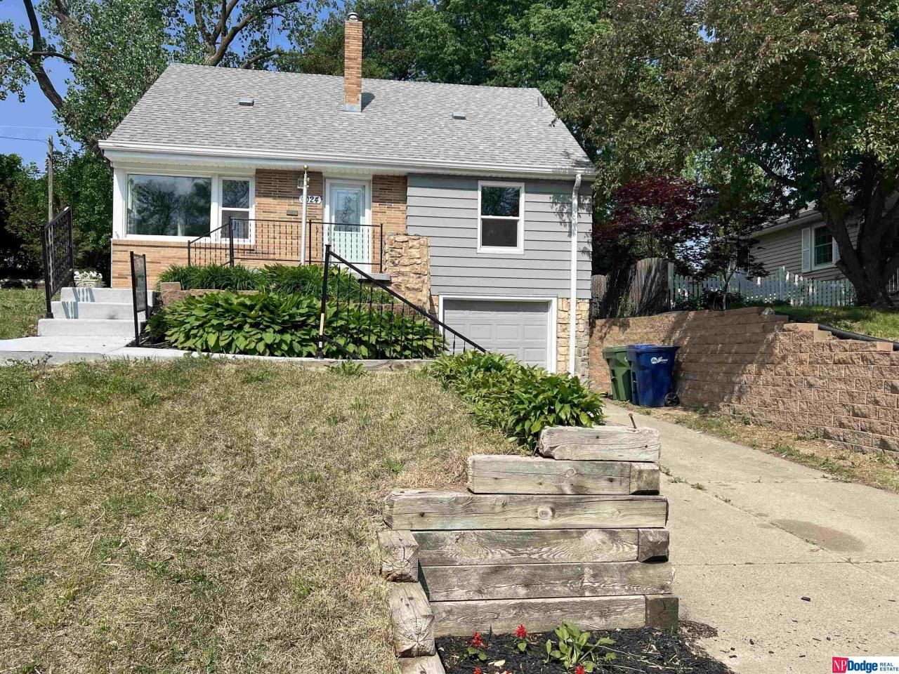 1024 Parkway Drive, Bellevue, NE 68005