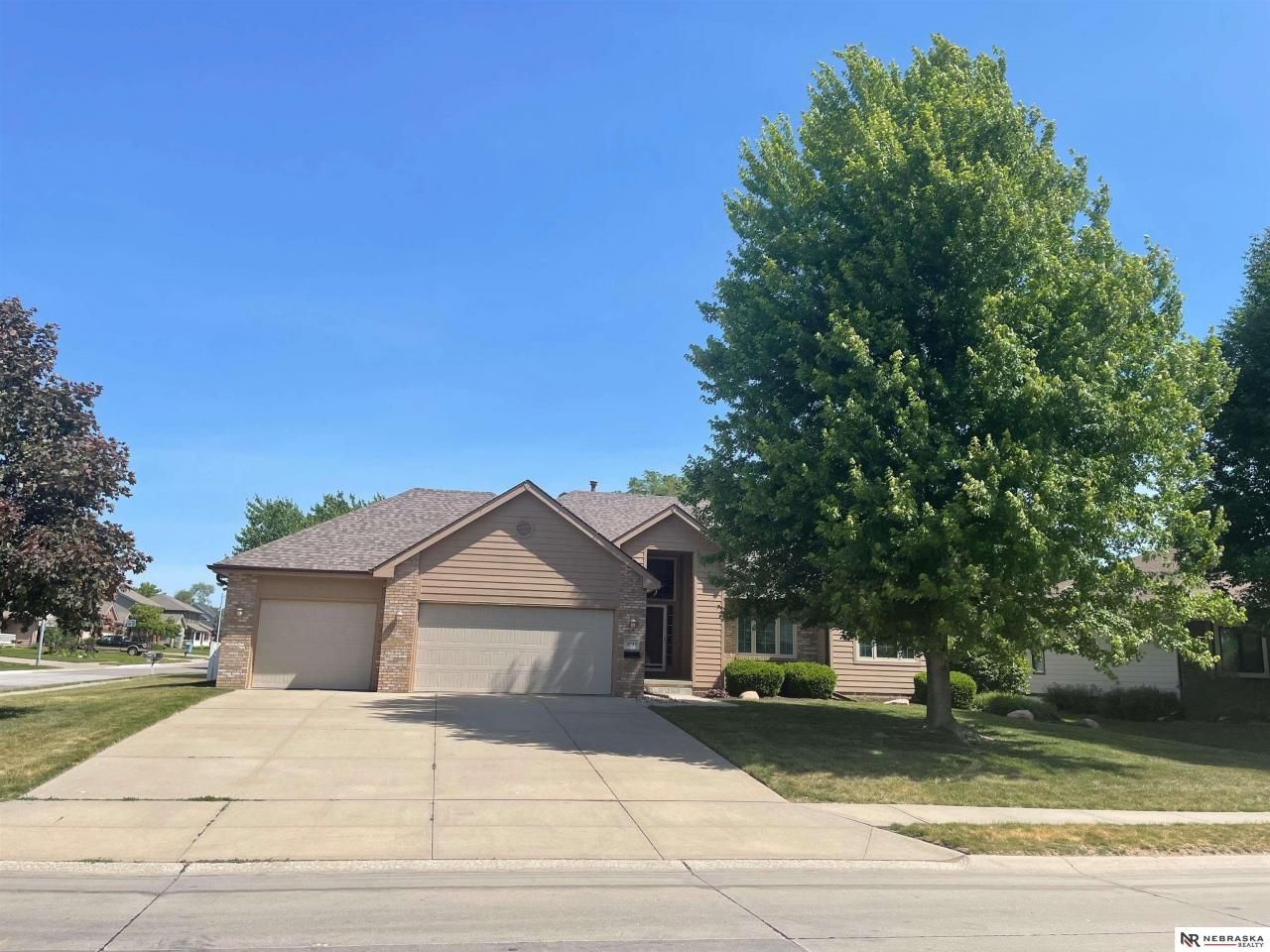 20784 Hemlock Street, Elkhorn, NE 68022