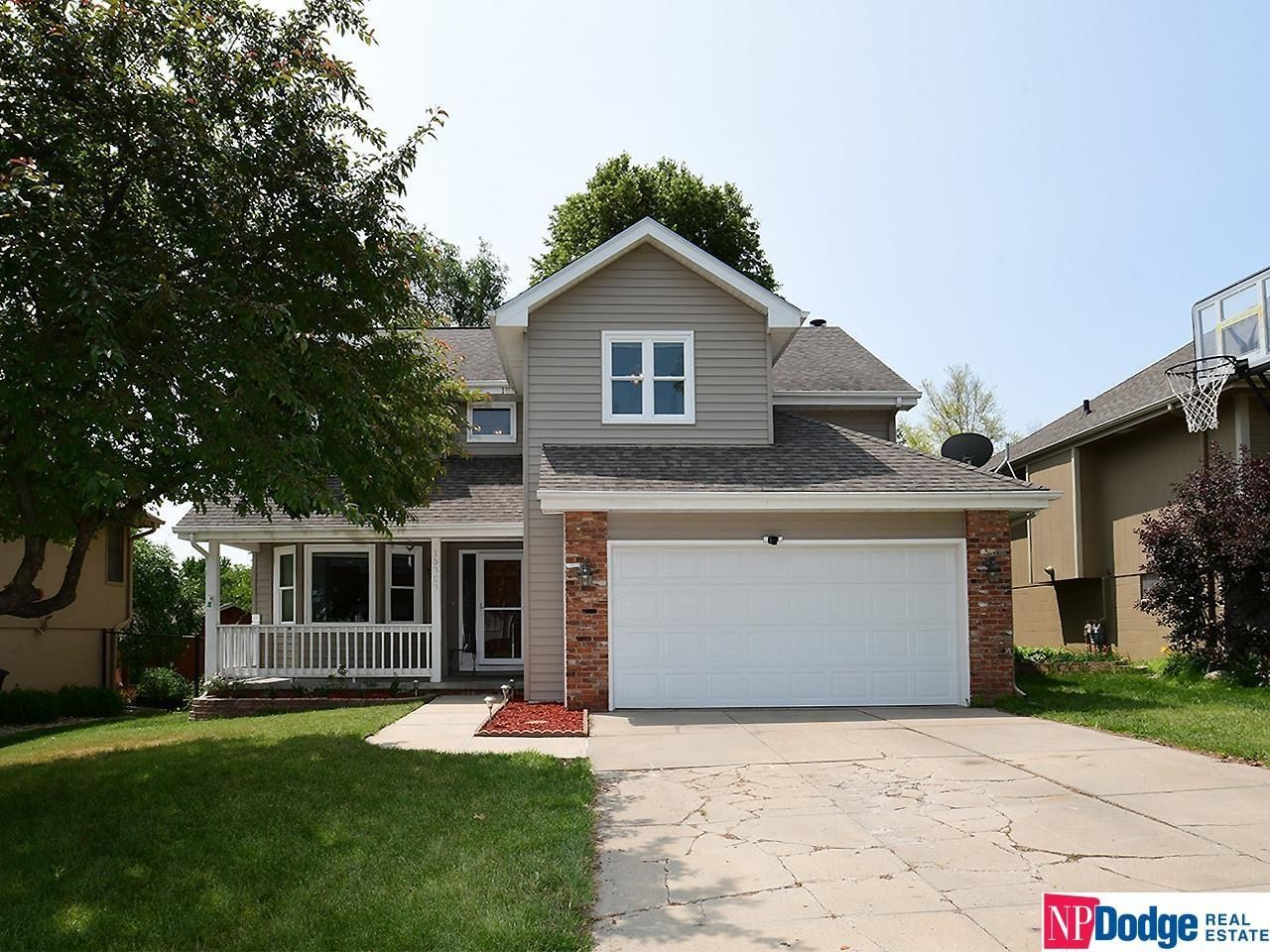 15323 Howe Street, Omaha, NE 68144