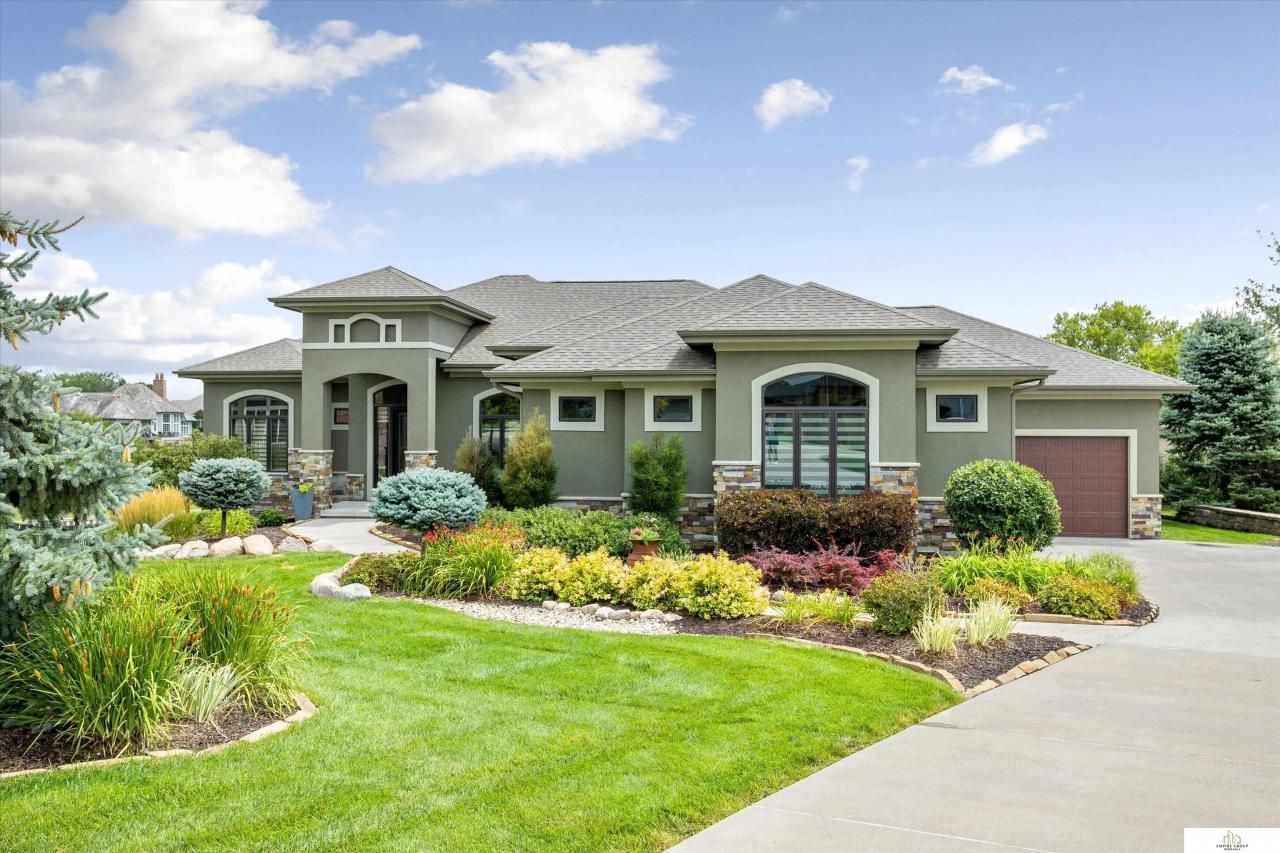 12505 N 177th Circle, Bennington, NE 68007