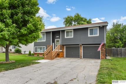 903 S Valley View Street, Valley, NE 68064