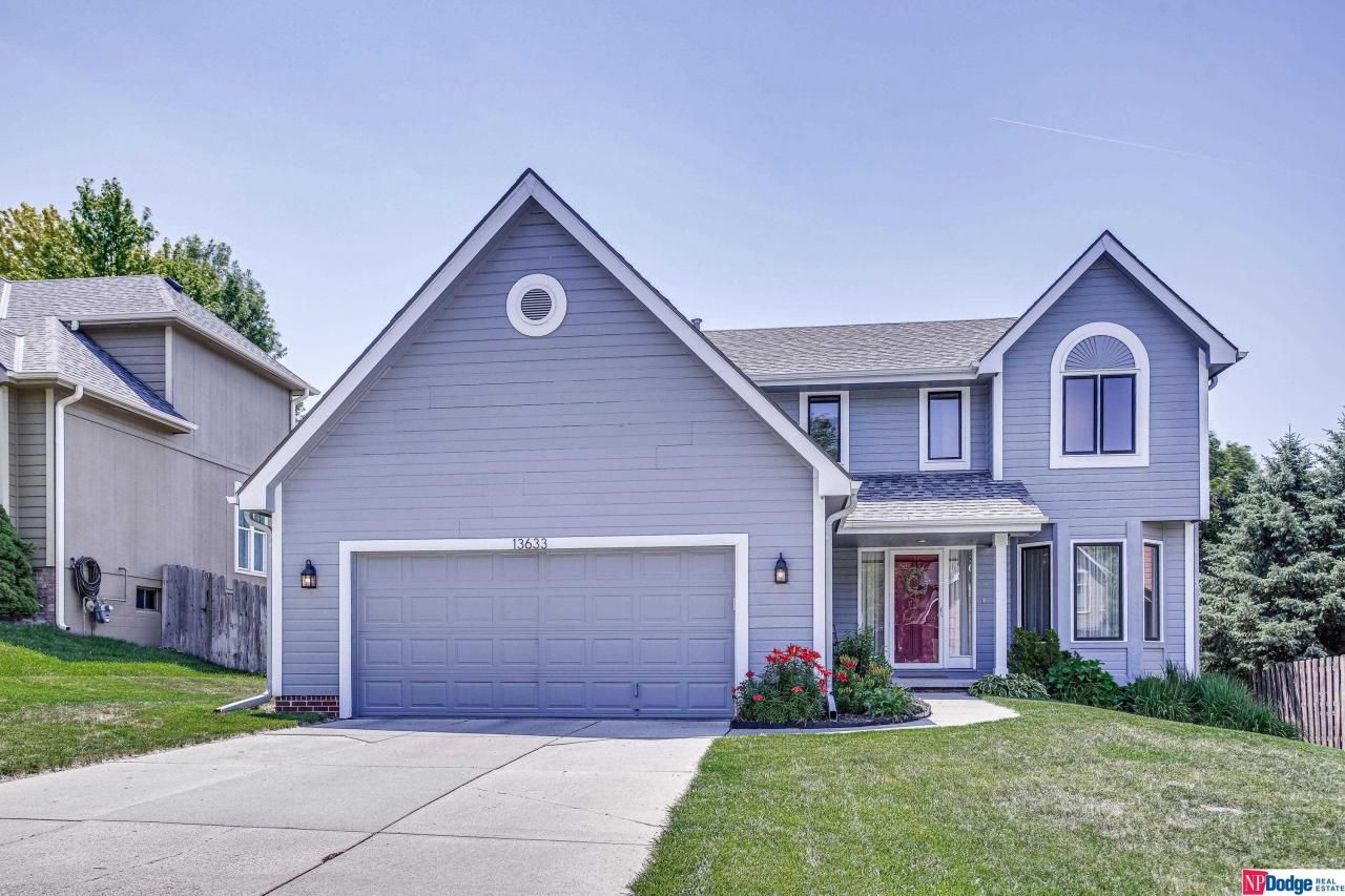 13633 Hillsborough Drive, Omaha, NE 68164
