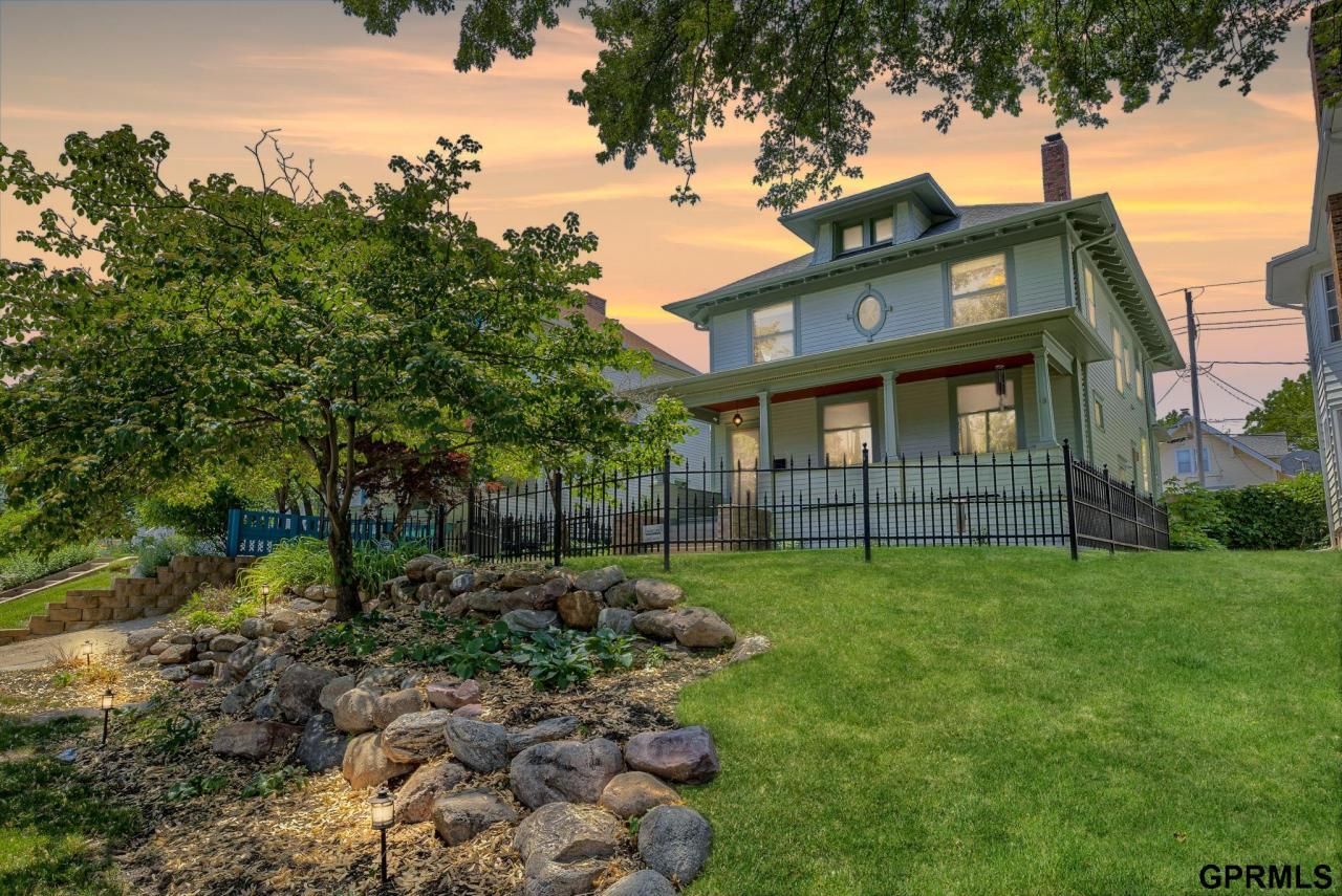 1310 S 35 Avenue, Omaha, NE 68105