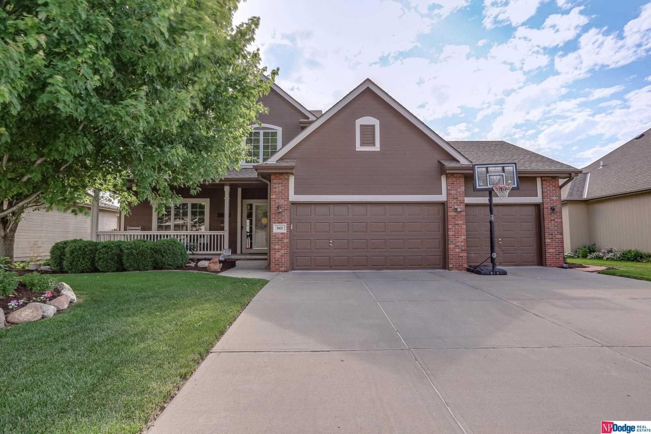 9605 S 172 Street, Omaha, NE 68136