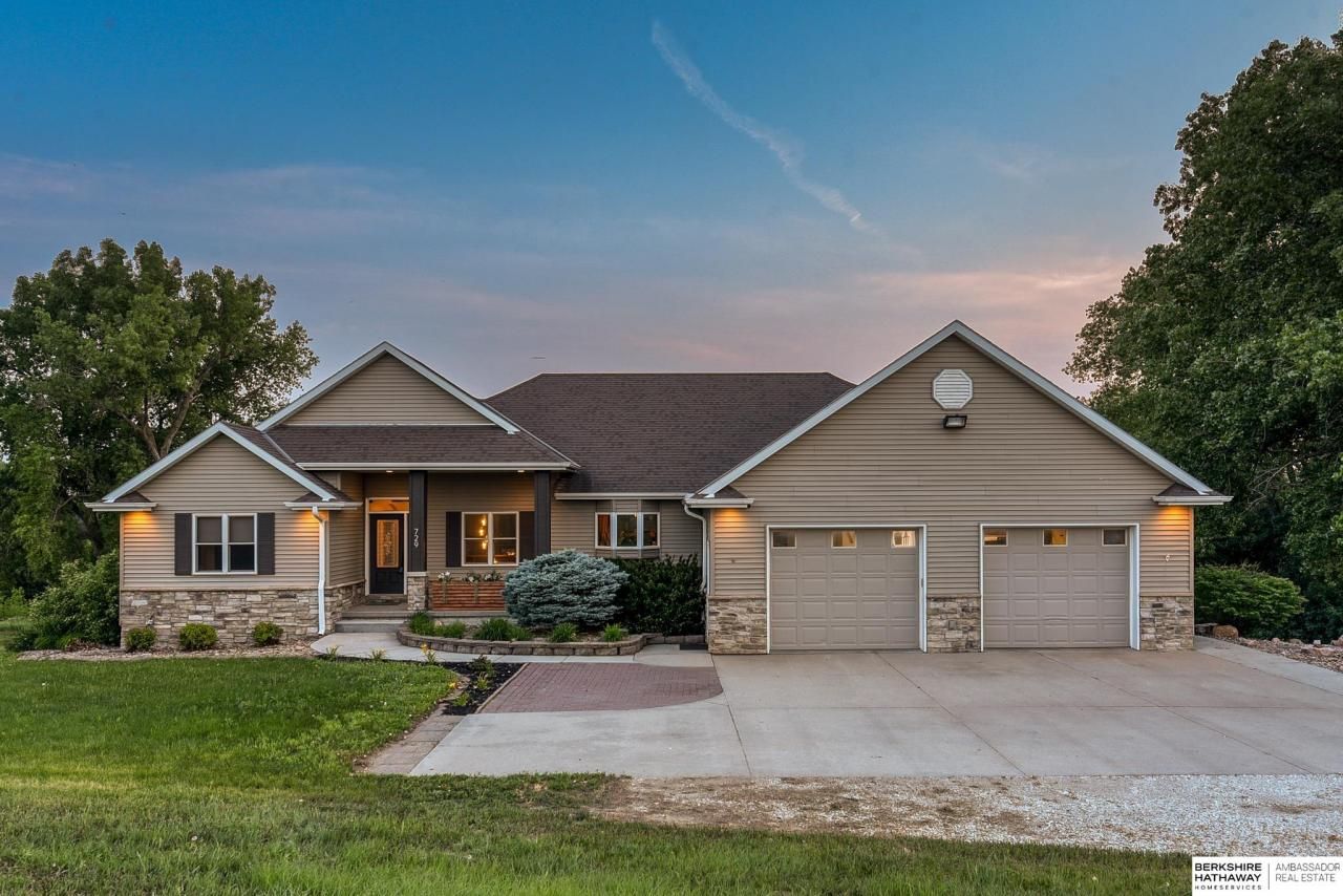 729 Arneal Road, North Bend, NE 68649