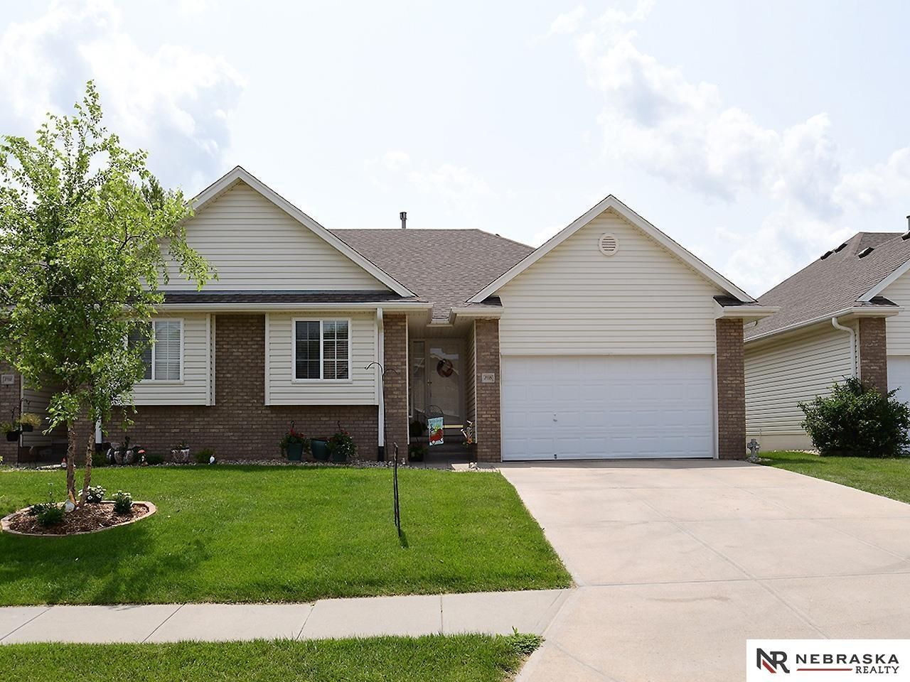 17115 Joanne Drive, Omaha, NE 68136