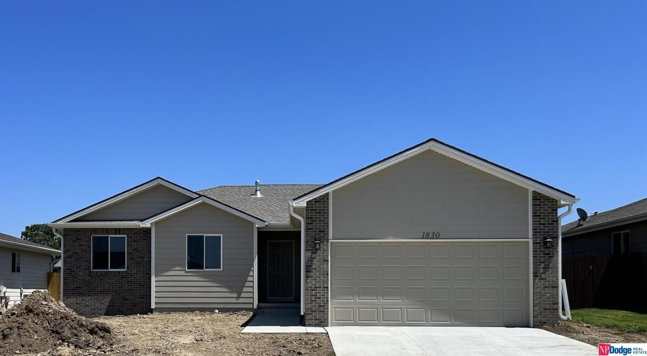1830 SW 28Th Street, Lincoln, NE 68522