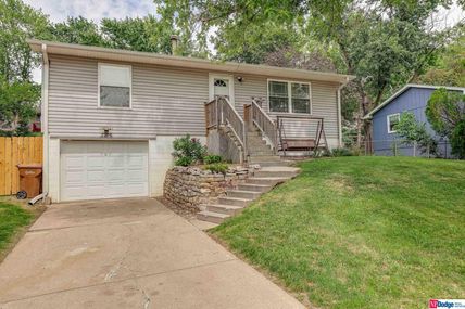 1209 Bryan Avenue, Bellevue, NE 68005