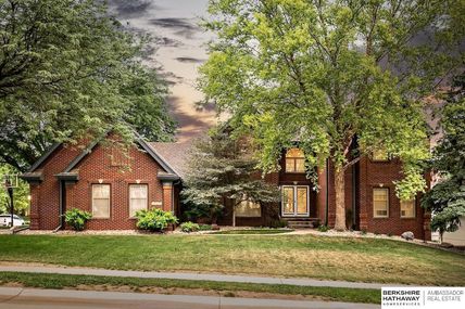 16636 Mason Street, Omaha, NE 68118