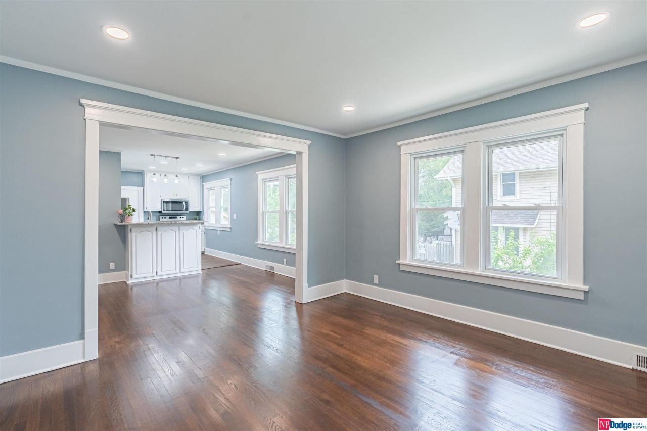 4304 Parker Street, Omaha, NE 68111