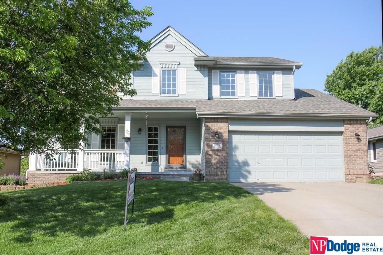 2001 Liberty Lane, Papillion, NE 68133