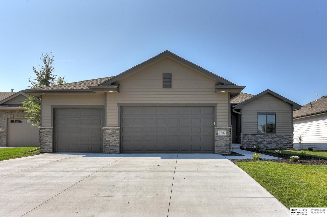 12717 Scott Street, Omaha, NE 68142