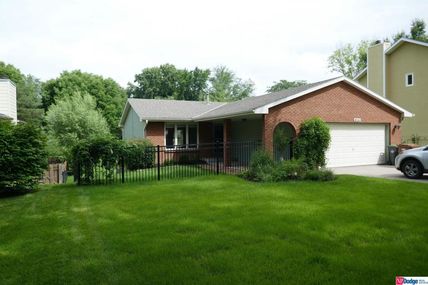 8140 Stockwell Street, Lincoln, NE 68506